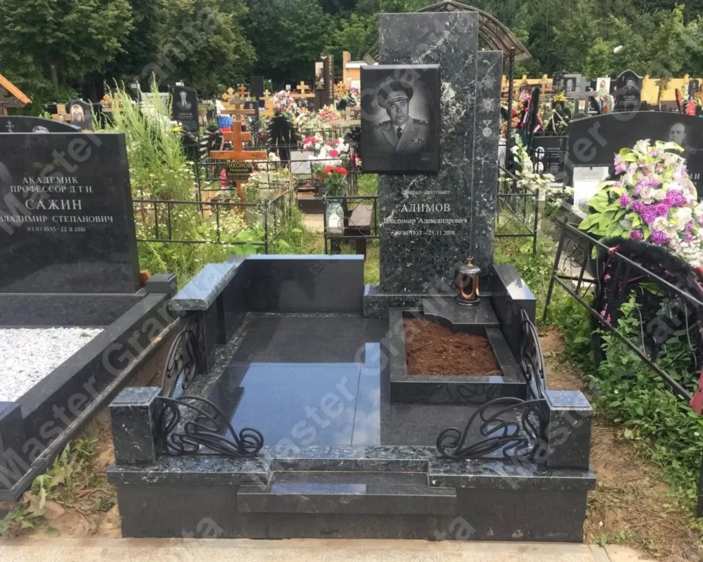 МЕМОРИАЛЬНЫЙ КОМПЛЕКС №011019