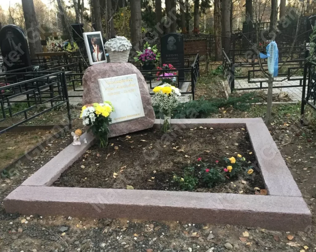 МЕМОРИАЛЬНЫЙ КОМПЛЕКС №030718