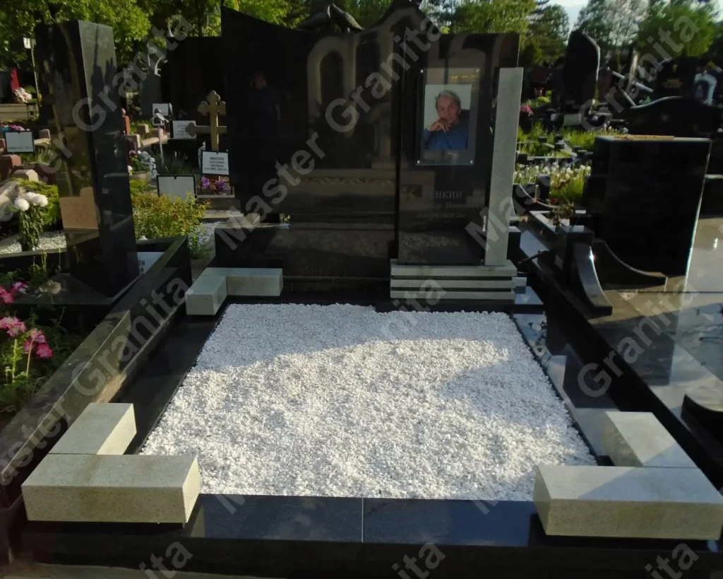 МЕМОРИАЛЬНЫЙ КОМПЛЕКС №031118