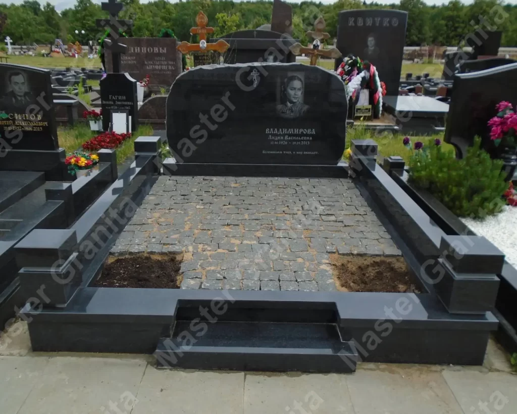 МЕМОРИАЛЬНЫЙ КОМПЛЕКС №040319